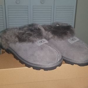 Ugg coquete slippers size 8